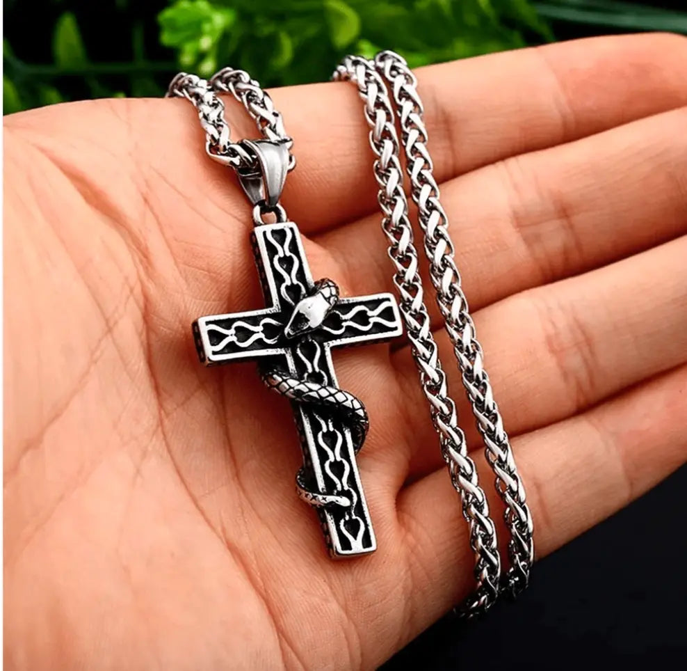 ECLAT CURSE SNAKE PENDANT