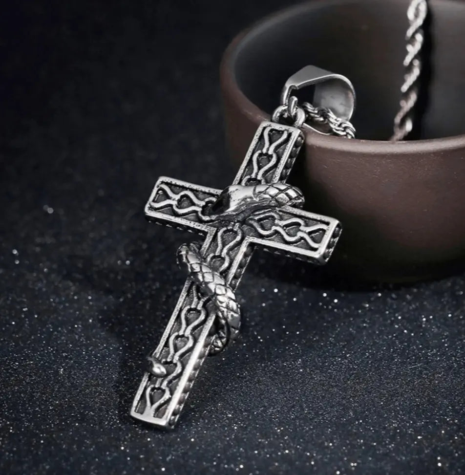 ECLAT CURSE SNAKE PENDANT
